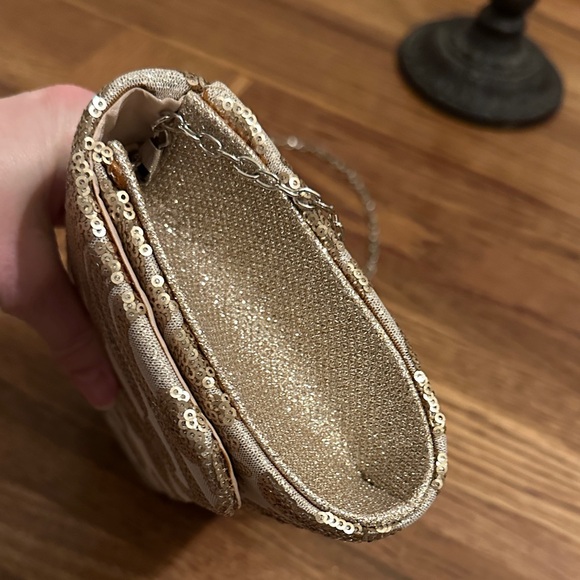 Gold Patterned Clutch with Chain Strap - Picture 4 of 7